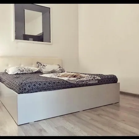 Apartament Plaja Modern Centru Vechi Langa Mare 康斯坦察